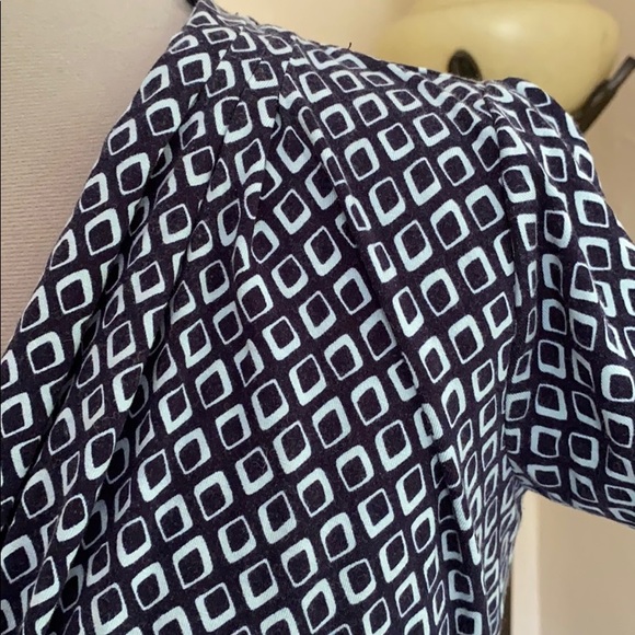 Abstract Diamond Printed Short Sleeve Knotted Wrap - Picture 5 of 10